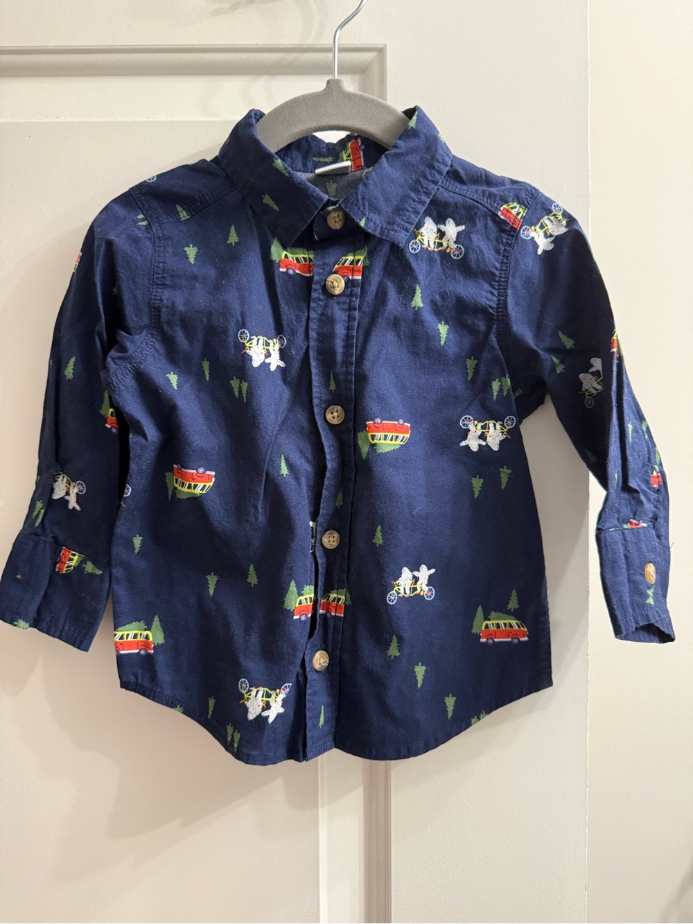 Old Navy Navy Button-Down Shirt with Winter Outdoor Print